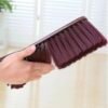⁦فرشاة تنظيف شيش شباك بيد استانلس ستيل - قطعه واحدة⁩ - الصورة ⁦4⁩
